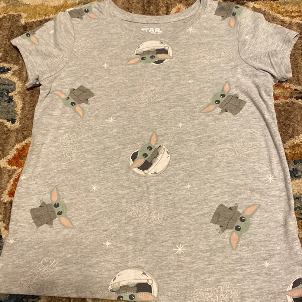 Star Wars Baby Yoda Tshirt Girls Size LG (10/12)